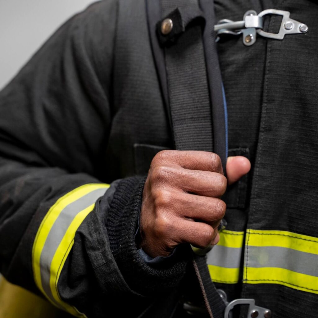 בטיחות בקורס ממונה כיבוי אש: רכישת ידע וכלים להתמודדות מול סיכוני אש וניהול חירום
